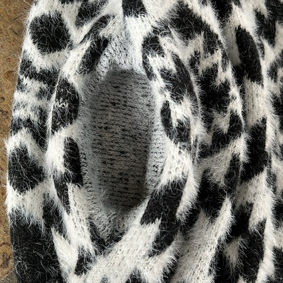 🍃💕NWOT Aztec Print Long Open Front Duster Cardigan US Size S/M - Picture 9 of 11